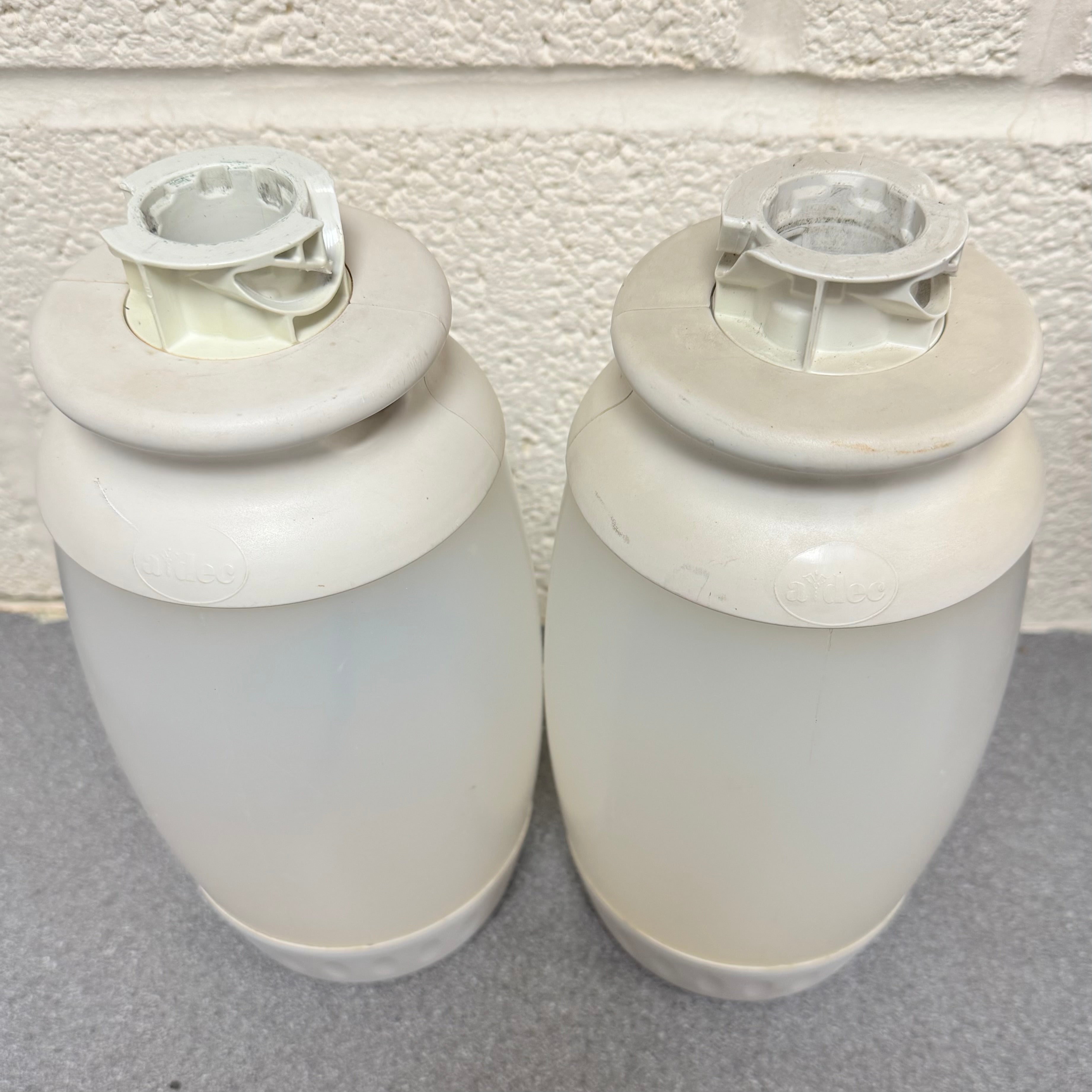 A-dec 500 2 Litre Water Bottle, White - Used (90.1768.01)